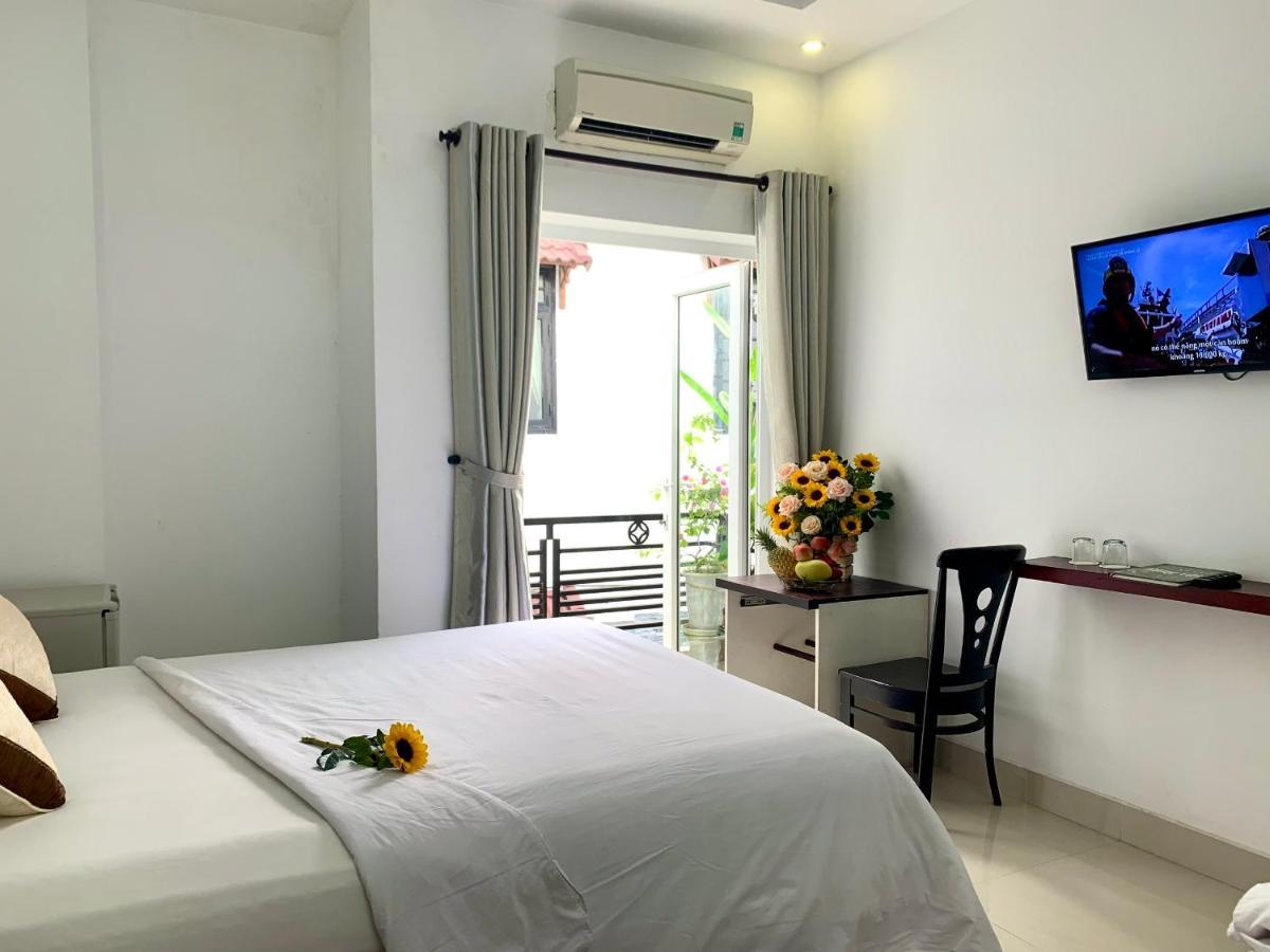 Ngoc Sinh Homestay ホイアン エクステリア 写真